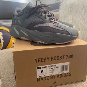 Yezzy boost 700